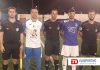 Interesante derbi, y aqui el trío arbitral y los capitanes, Buzanada vs Ibarra.