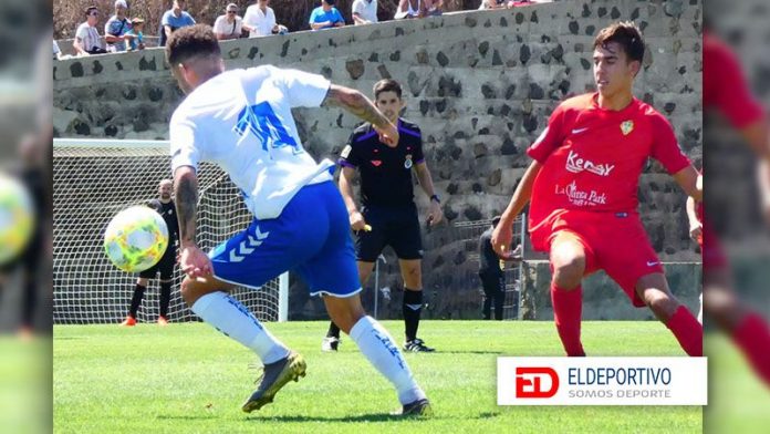 Triunfo del Tenerife B con dedicatoria.