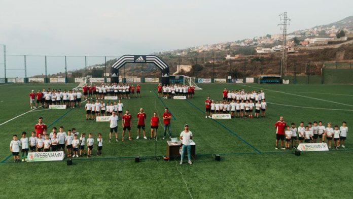 El Atlético Victoria presenta las plantillas de sus ocho equipos.