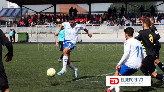 Reparto de puntos entre el Atlético Tacoronte y el CD Tenerife B.