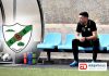 Iván sentado en el banquillo.