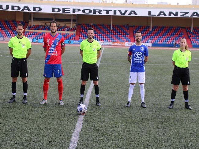 Trío arbitral y capitanes