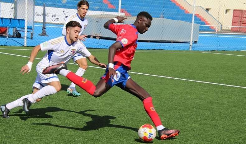 Un testarazo de Junior le da los tres puntos al Lanzarote