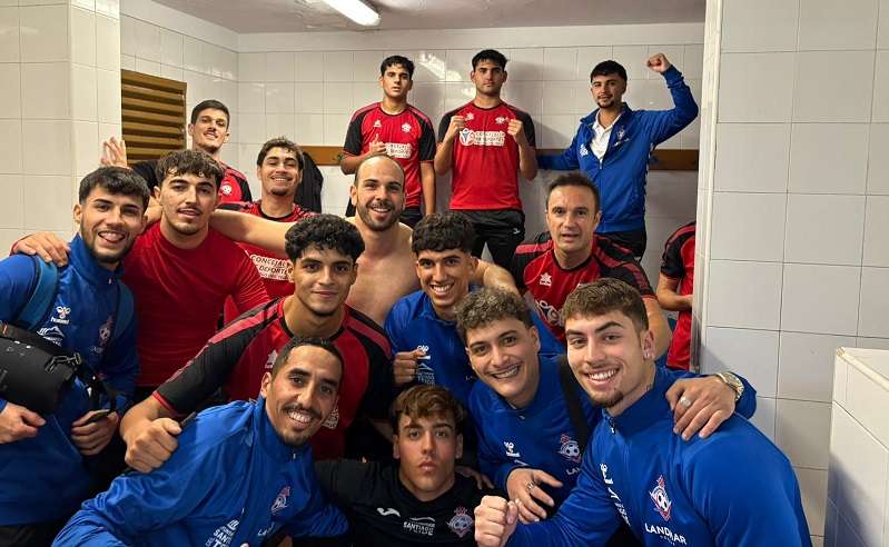 Póker de Tito Ferrer en la goleada del Santiago del Teide