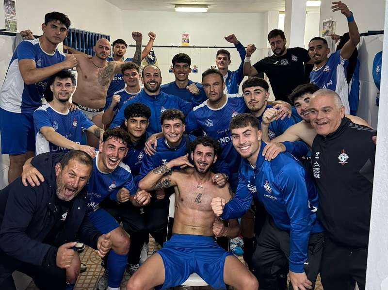 El Santiago del Teide impone su superioridad y supera al Guargacho en un duelo caliente