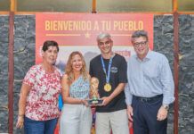 Tegueste se vuelca con Pedri en un emotivo recibimiento institucional